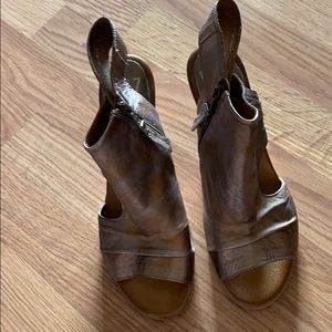 Mix Mooz size 10 shoes